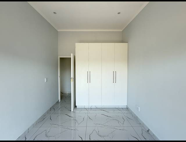 4 BEDROOM HOUSE FOR SALE IN PALM LAKES ESTATE